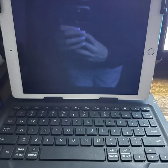 Logitech Gray Tablet Keyboard Case - Picture 2 of 2